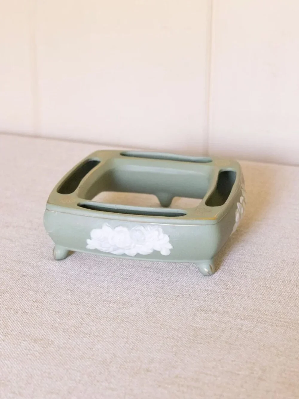 Medium Matte Green & Off-White Ceramic Jasperware Flower Arranger